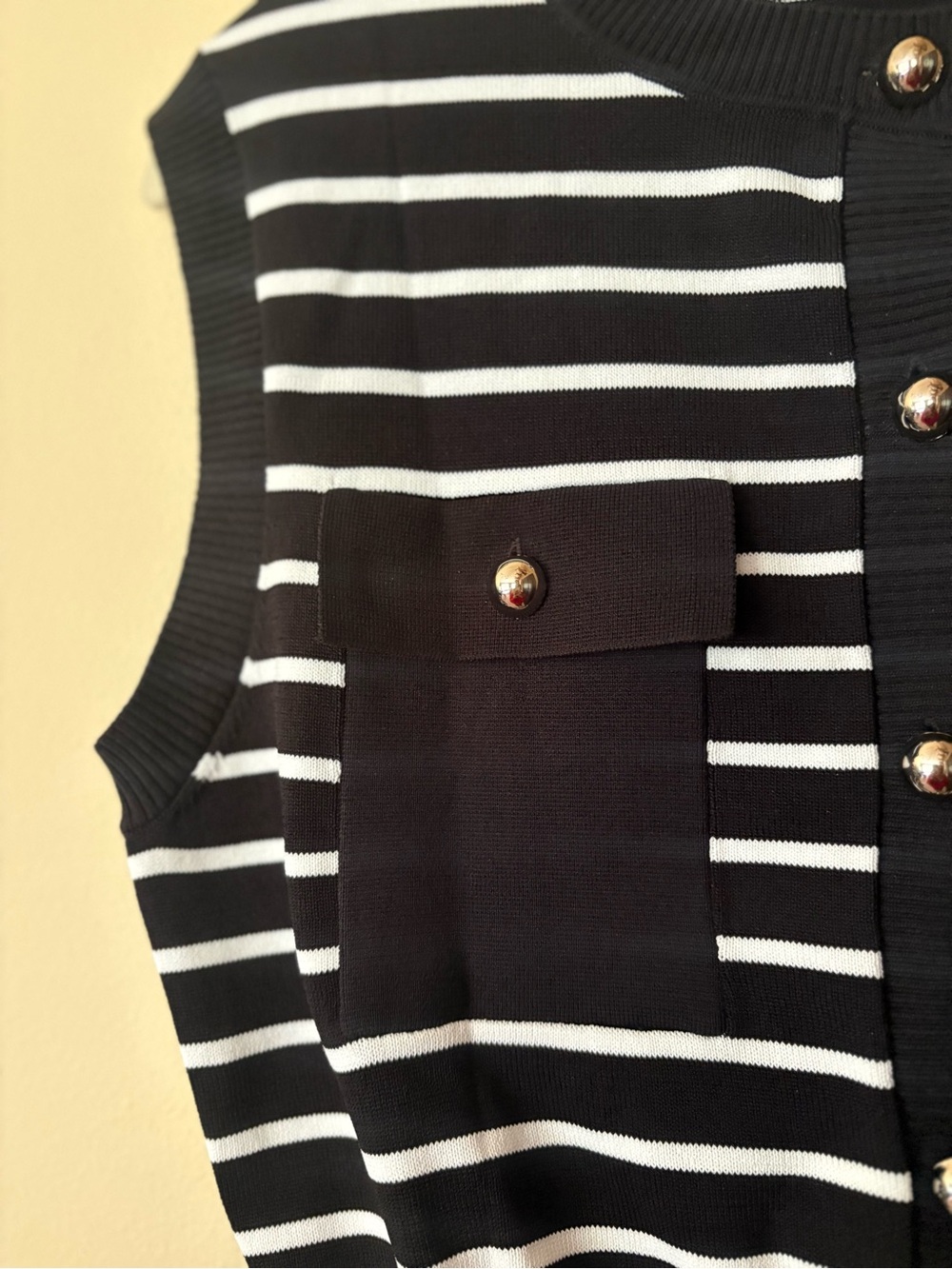 Commense Black & White Striped Sleeveless Knit Shell - Picture 4 of 8